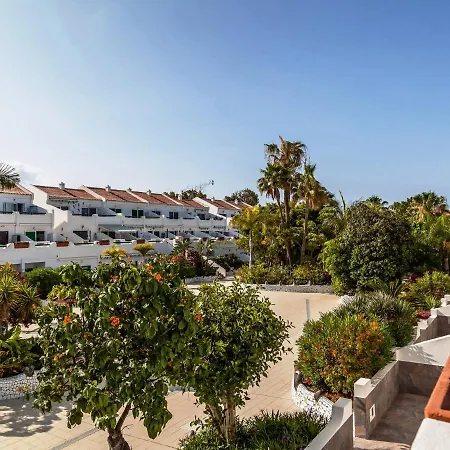 Blue Waters With Heated Pool Appartement